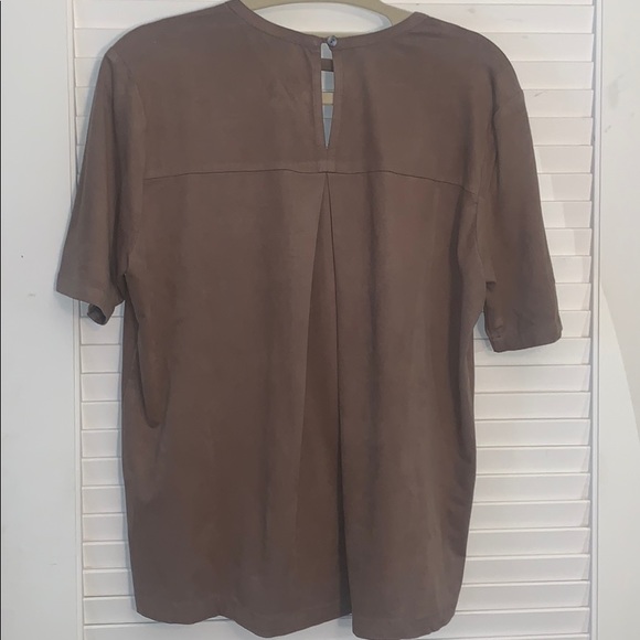 Short Sleeve Top - Picture 2 of 2